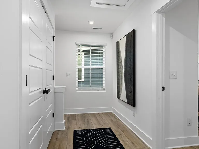 208 S Swain St — Photo 12