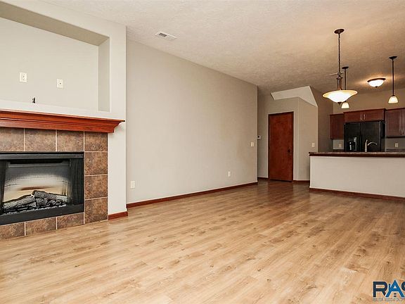 5th image of 2811 E Hearthstone Pl