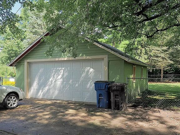 3rd image of 2507 Schippers Ln