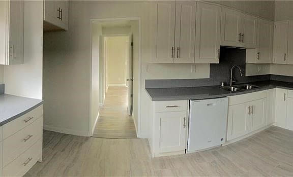 4th image of 2320 W 238th St