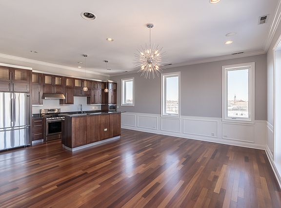 3rd image of 5010 W Lawrence Ave Unit 4B