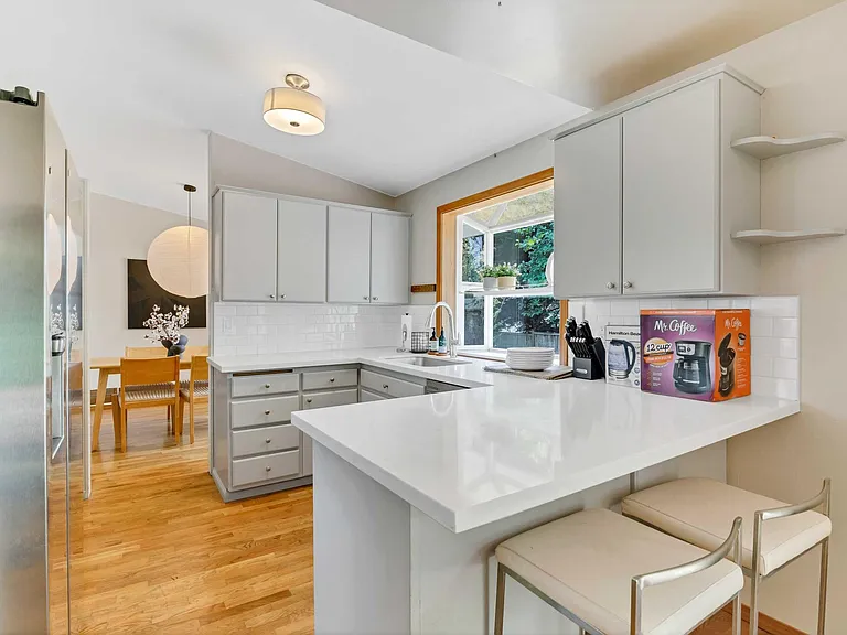 13711 117th Ave NE — Photo 3