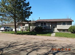 401 4th St, Pukwana, SD 57370