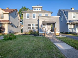 2119 Rossmoor Rd, Cleveland Heights, OH 44118