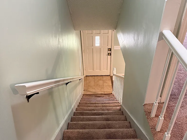 10 Commercial Row — Photo 18
