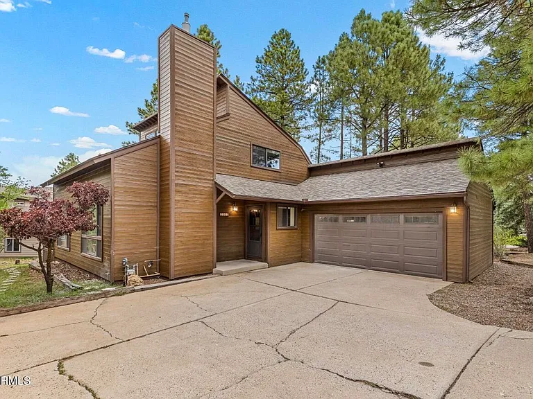 2803 N Carefree Cir — Photo 1