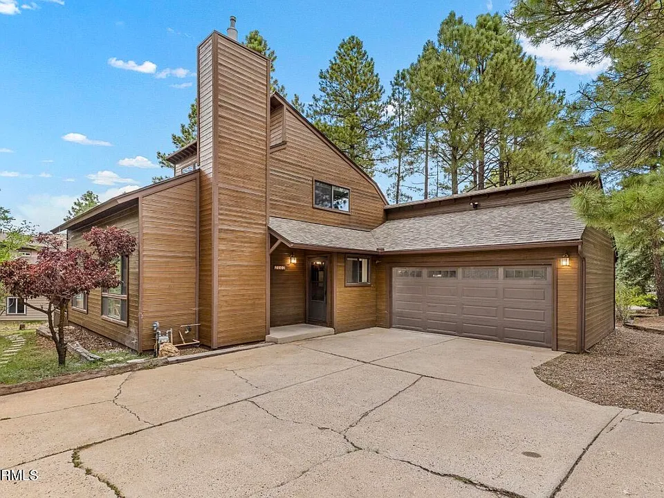 2803 N Carefree Cir