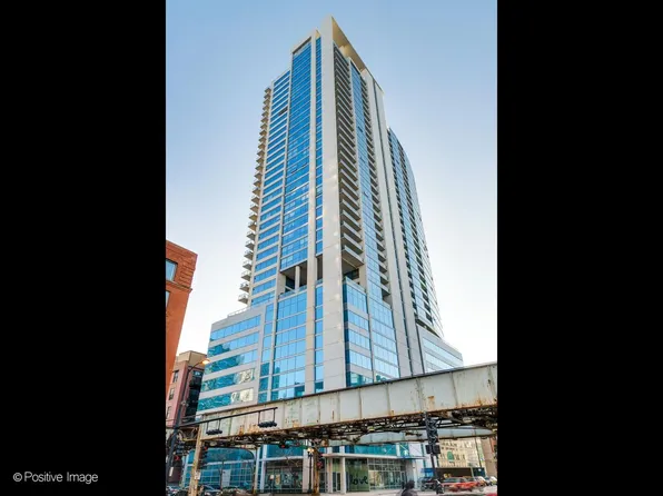 303 W Ohio St #1404, Chicago, IL 60654