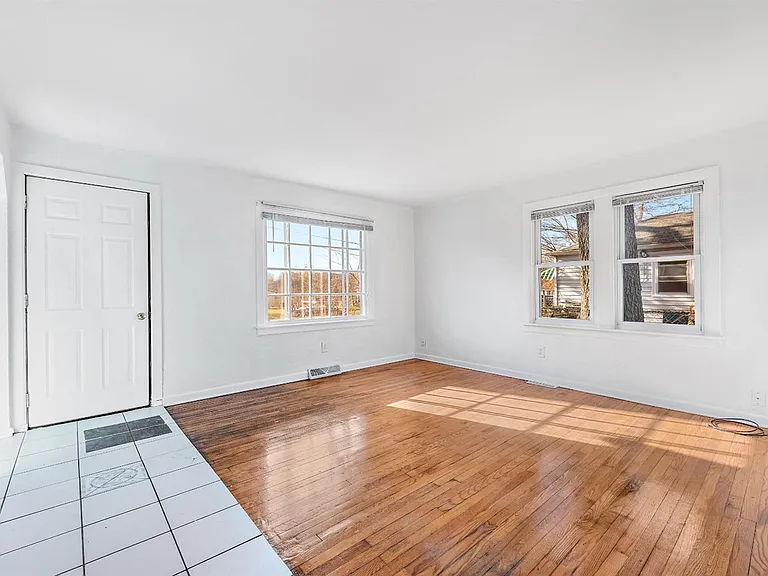 4222 Park Ave — Photo 2