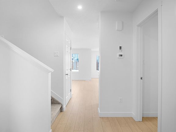 4th image of 99 Ficus Way