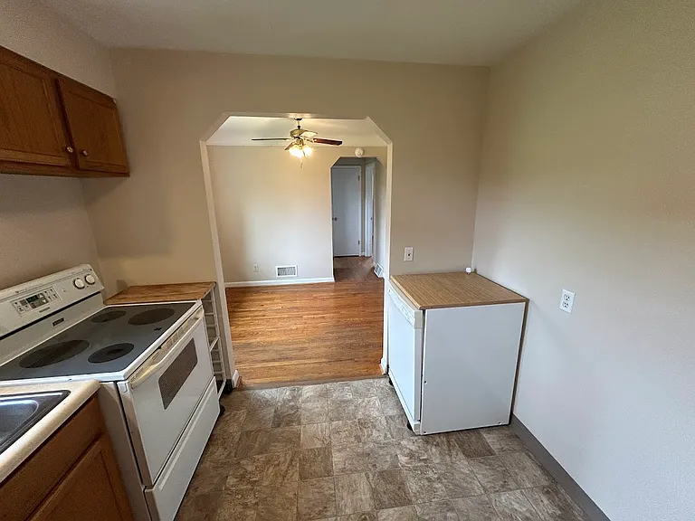 4756 Clevesdale Dr #2 — Photo 9