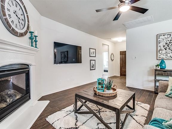 4th image of 1720 Abigail Ln