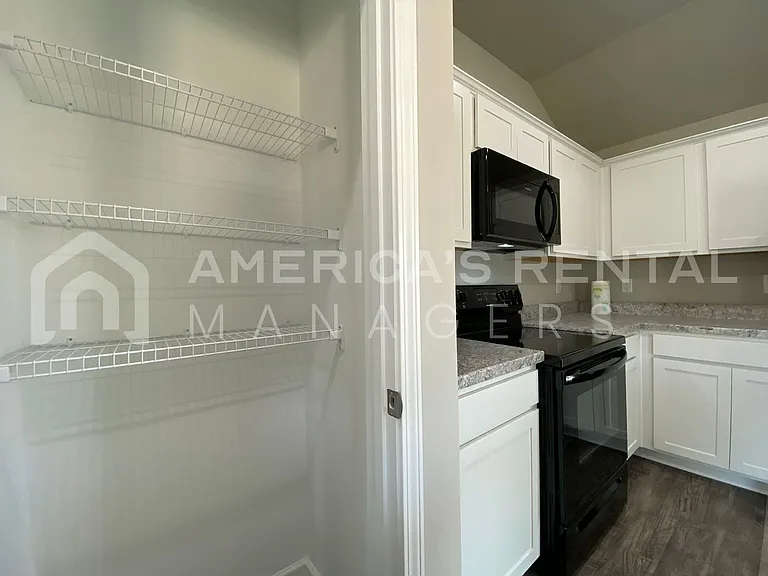 52 Cottage Ln — Photo 12