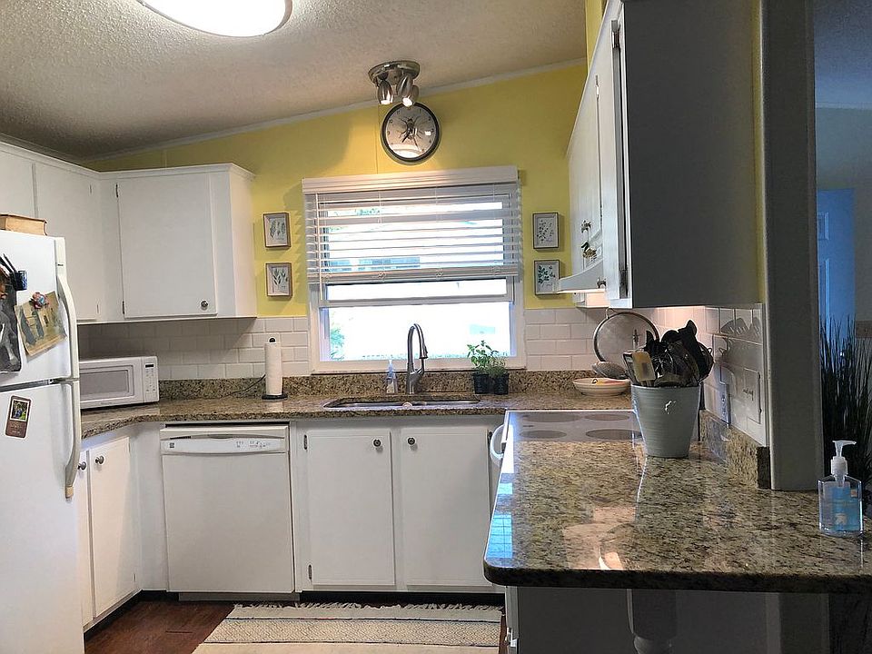 Kitchen new subway backsplas