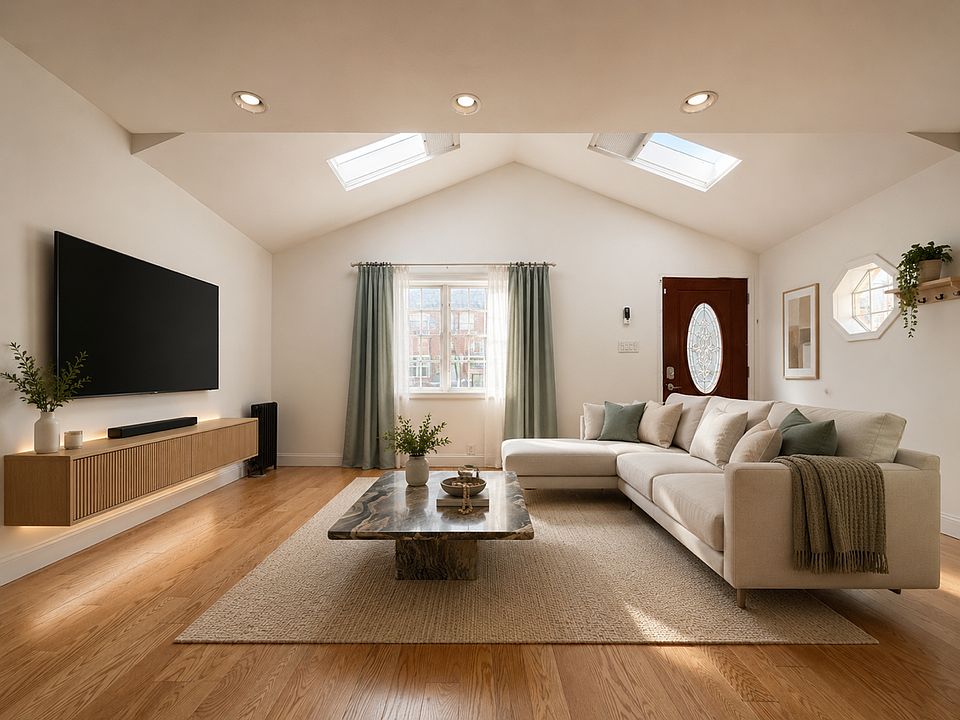 1st image of 1923 W 13th St #1/2