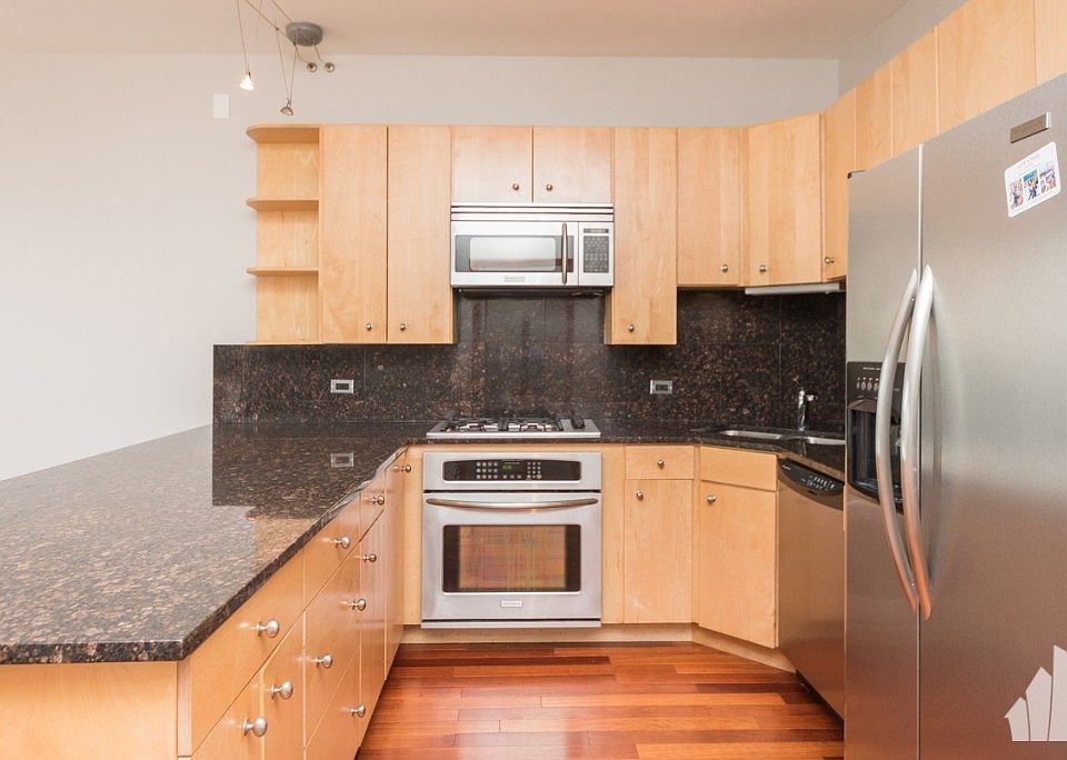 1st image of 856 N Ashland Ave APT 2