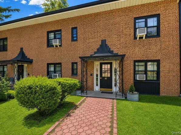 41 Manchester Road #B-23, Eastchester, NY 10709