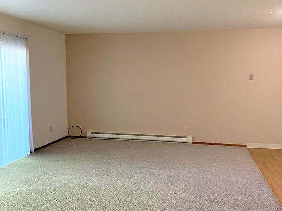 2nd image of 1701 E Reserve St APT 1