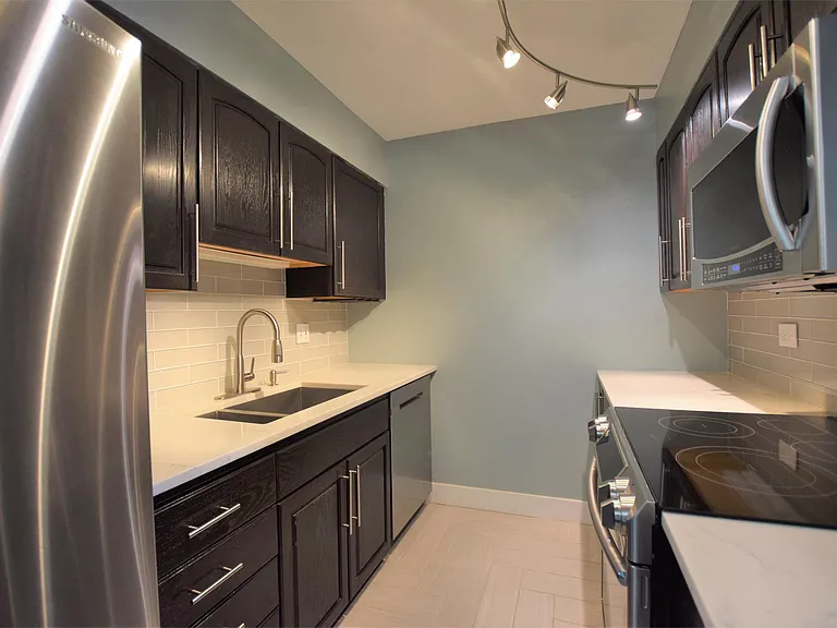 1313 N Williams St #501-1 — Photo 15