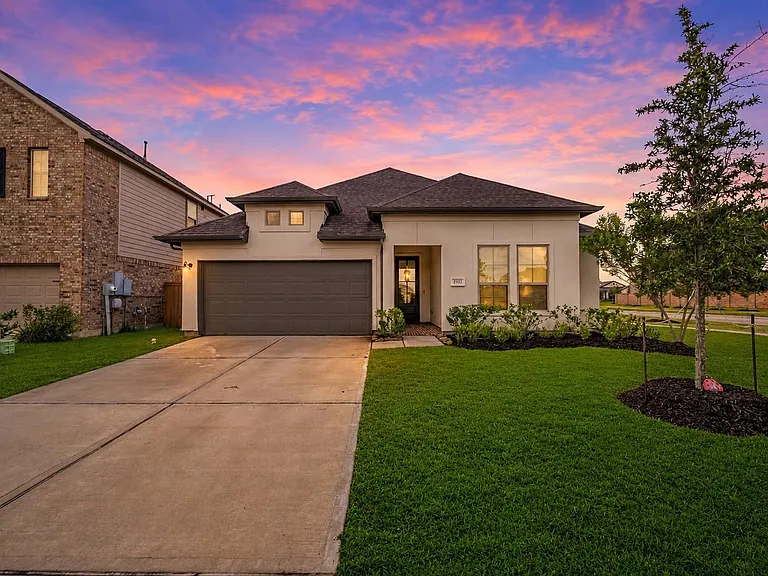 2502 Ocean Key Dr — Photo 1
