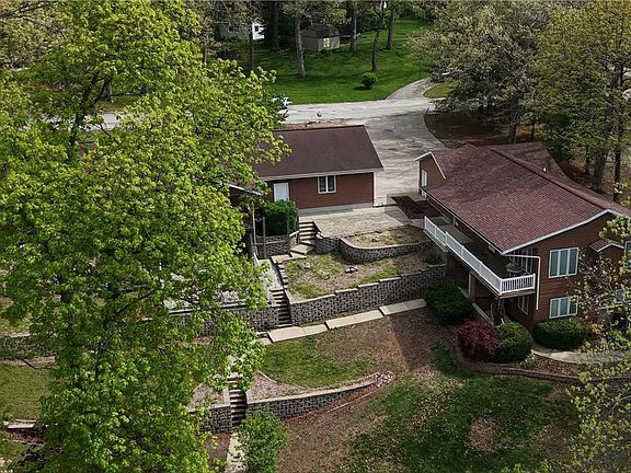 4th image of 43 Lake Shore Dr