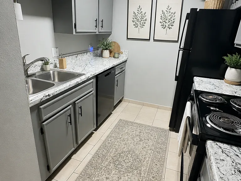 Cimarron Apartments — Photo 13