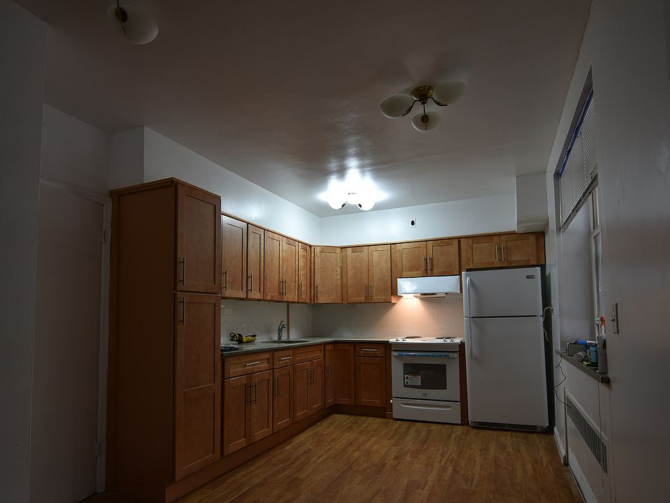1st image of 2704 Ditmars Blvd #2