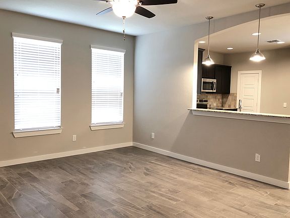 3rd image of 1002 W Sierra Vista Ct