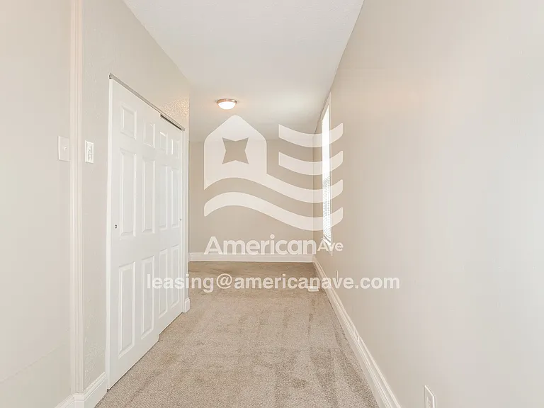 79867_009_main_bedroom_13884647.jpg