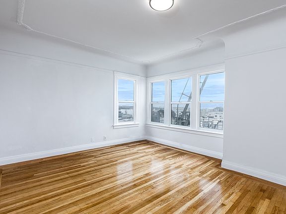 4th image of 629 33rd Ave #3