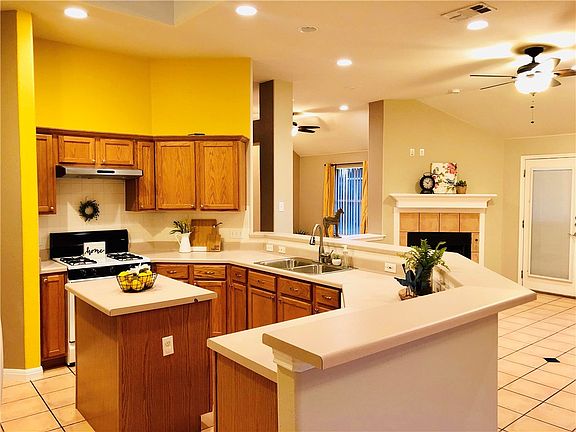 4th image of 1302 Sweet William Ln