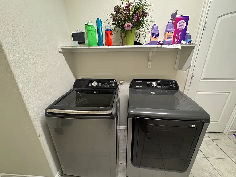 Washer/dryer included.