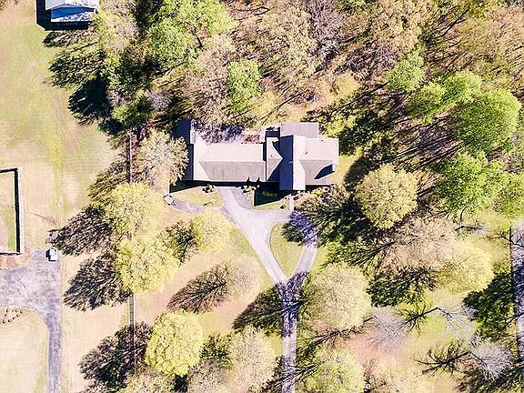 2nd image of 33 Okeena Dr