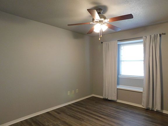 4th image of 511 Evergreen Dr