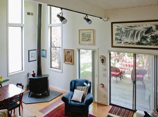 15 Lilac Ct, Cambridge, MA 02141