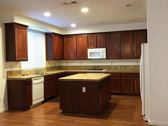 3rd image of 3129 Golden Poppy Ln