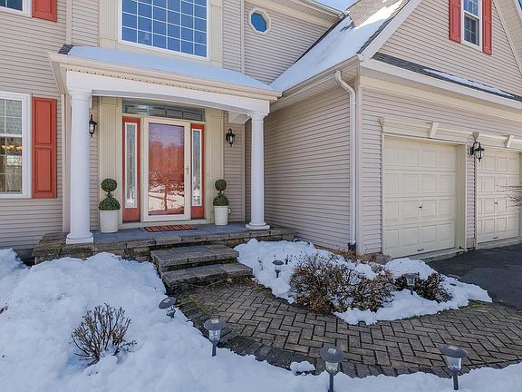 5th image of 203 Cliveden Dr