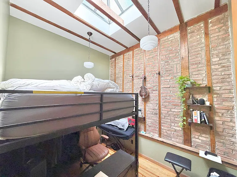 208 Starr St #2B — Photo 3
