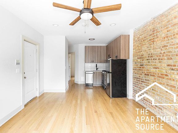 3rd image of 4602.5 N Winchester Ave #2