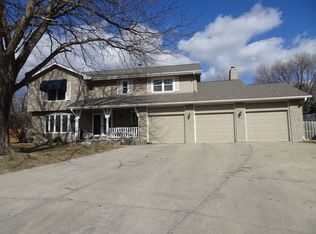 2305 S 155th Cir, Omaha, NE 68144