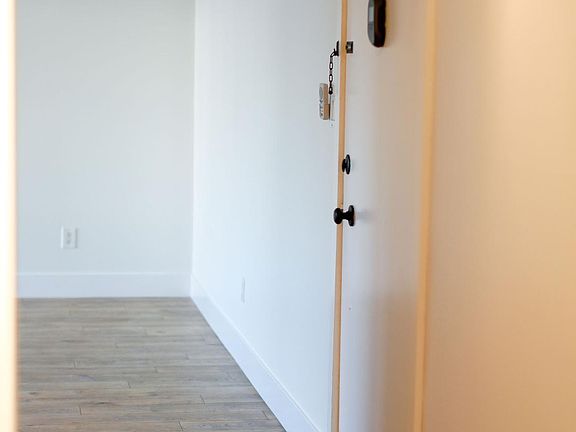 5th image of 372 Carroll Park E APT 209