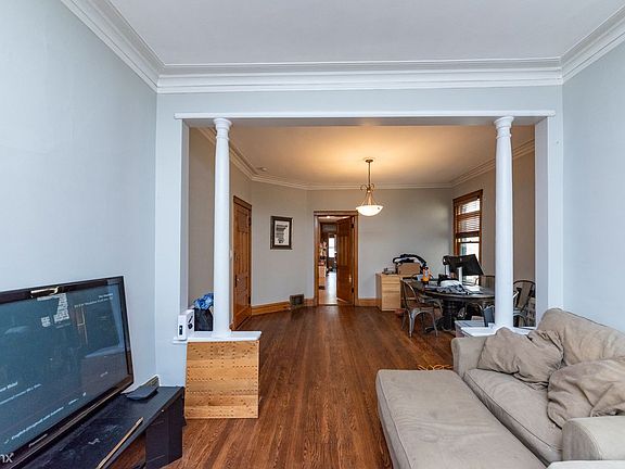 1690388003-2023_7_24_1240_W_Newport_Unit_2_MLS_ONLY_4