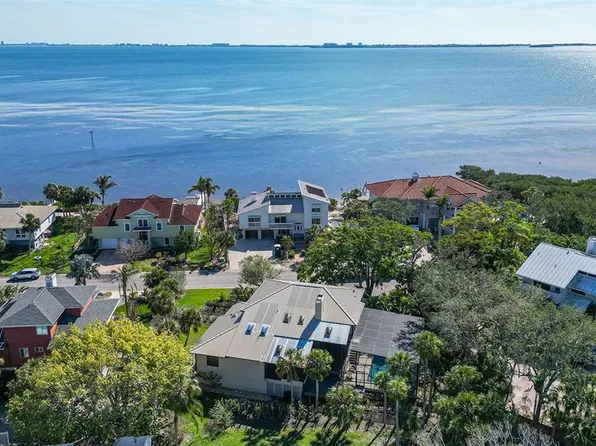 4003 Bayside Dr, Bradenton, FL 34210