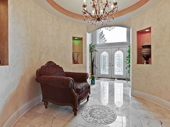 4th image of 408 Diana Ct