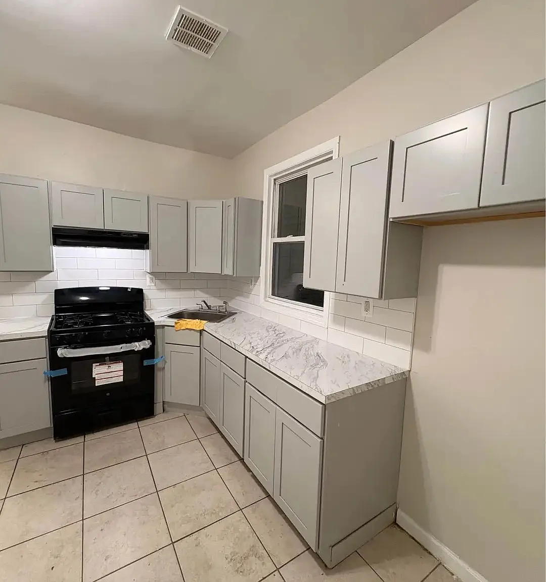 4 bed, $2,600 — Photo 2