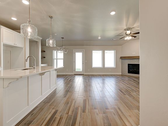 Example of Ashland Floor Plan - Features and Finishes may vary based on product availability