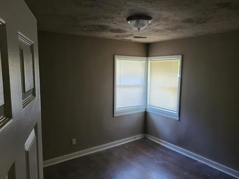 4317 Grant St — Photo 3