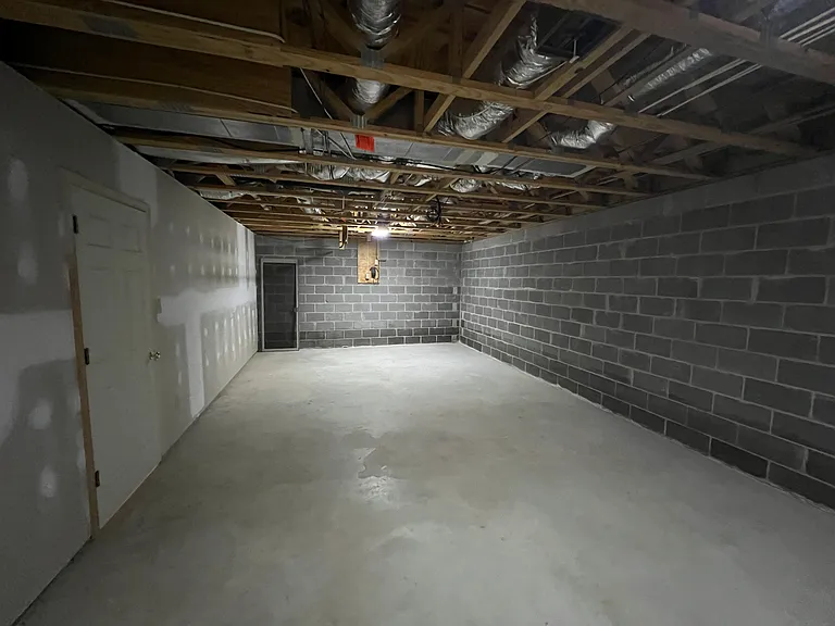 303 Lake Pointe Dr — Photo 32