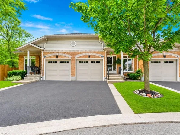 53 Bunting Rd #15, Saint Catharines, ON L2P 3Y6