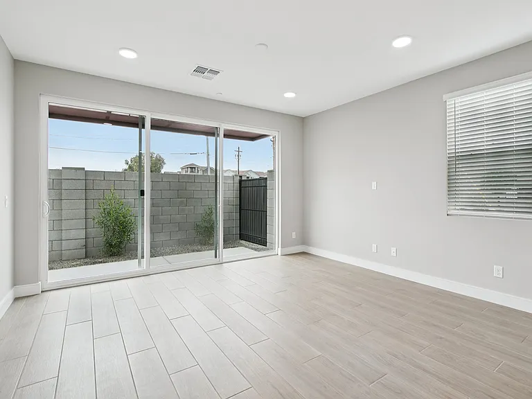 Pasadena Townhomes — Photo 7